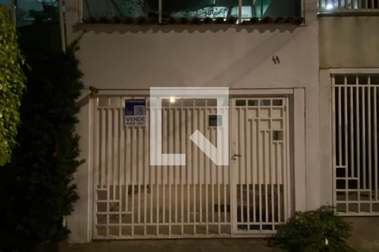 Fachada de casa à venda com 2 quartos, 290m² em Vila Matilde, São Paulo