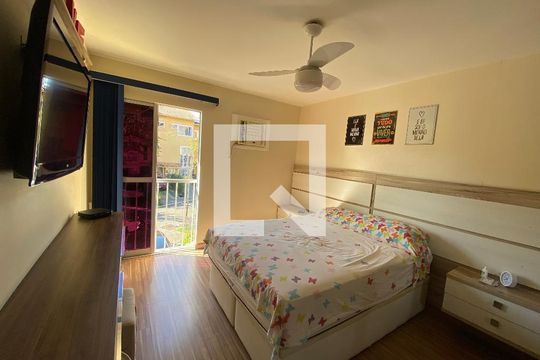 Quarto 1 de casa à venda com 2 quartos, 75m² em Taquara, Rio de Janeiro