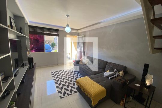 Sala de casa à venda com 2 quartos, 75m² em Taquara, Rio de Janeiro