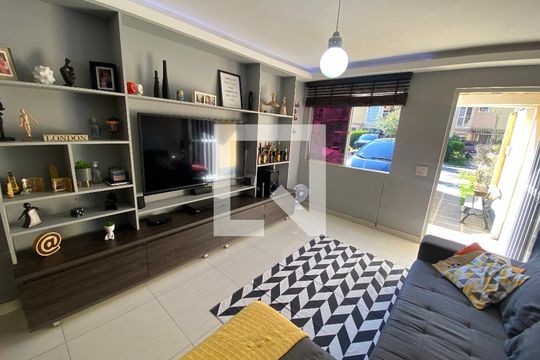 Sala de casa à venda com 2 quartos, 75m² em Taquara, Rio de Janeiro
