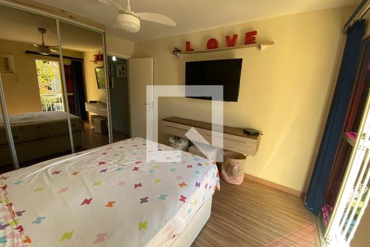 Quarto 1 de casa à venda com 2 quartos, 75m² em Taquara, Rio de Janeiro