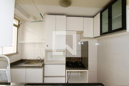 Cozinha de apartamento para alugar com 2 quartos, 49m² em Santa Maria, Belo Horizonte