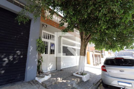 Fachada de casa para alugar com 4 quartos, 320m² em Jardim Guarará, Santo André