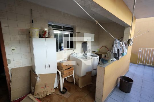 Área de Serviço de casa para alugar com 4 quartos, 320m² em Jardim Guarará, Santo André
