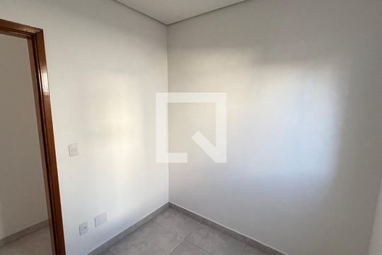 Quarto de apartamento à venda com 2 quartos, 63m² em Jardim Santo Alberto, Santo André