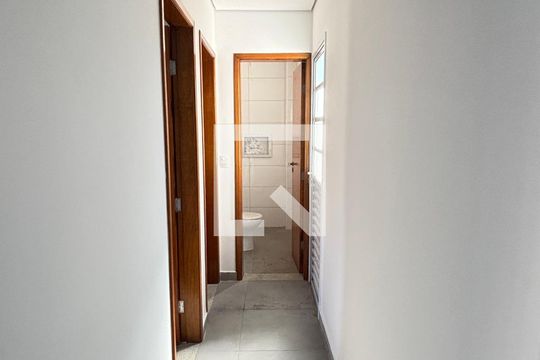 Corredor de apartamento à venda com 2 quartos, 69m² em Jardim Santo Alberto, Santo André