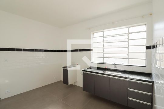 Cozinha de casa para alugar com 2 quartos, 120m² em Parque Sao Domingos, São Paulo
