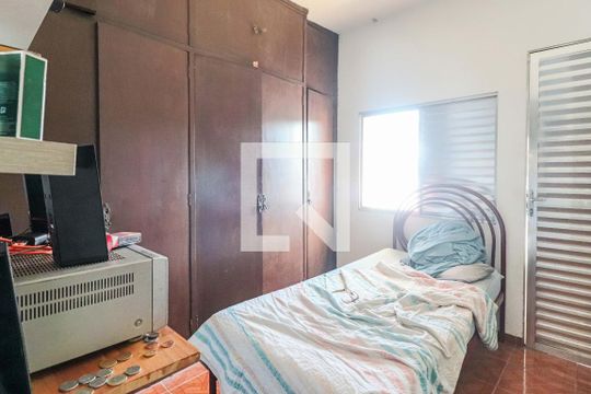 Quarto 1 de casa à venda com 2 quartos, 100m² em Vila Sonia, São Paulo