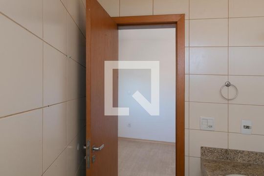 Banheiro Suíte de casa à venda com 3 quartos, 200m² em Novo Glória, Belo Horizonte