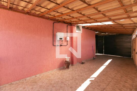 Garagem de casa à venda com 3 quartos, 200m² em Novo Glória, Belo Horizonte