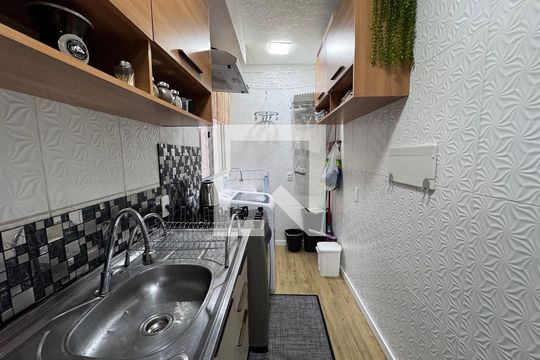Cozinha de apartamento à venda com 2 quartos, 46m² em Santos Dumont, São Leopoldo