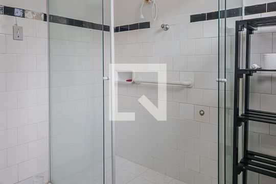 Banheiro de casa para alugar com 2 quartos, 140m² em Pinheiros, São Paulo