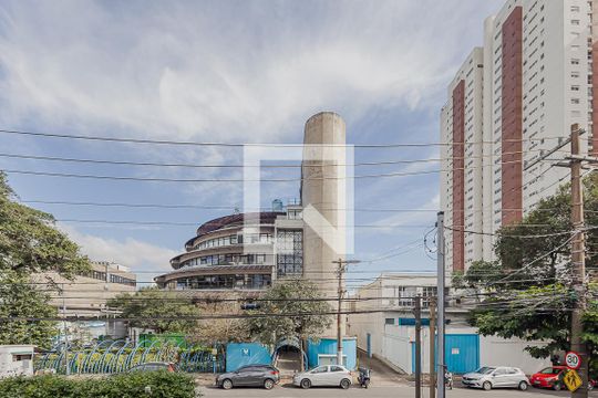 Quarto 1 de casa para alugar com 2 quartos, 140m² em Pinheiros, São Paulo