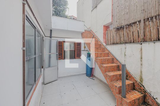 Quintal de casa para alugar com 2 quartos, 140m² em Pinheiros, São Paulo