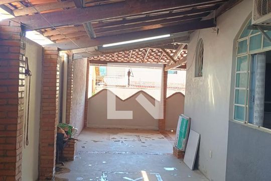 Área da Churrasqueira de casa para alugar com 3 quartos, 180m² em Floramar, Belo Horizonte