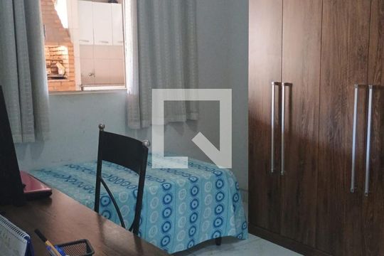 Quarto 2 de casa para alugar com 3 quartos, 180m² em Floramar, Belo Horizonte