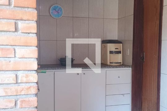 Área da Churrasqueira de casa para alugar com 3 quartos, 180m² em Floramar, Belo Horizonte