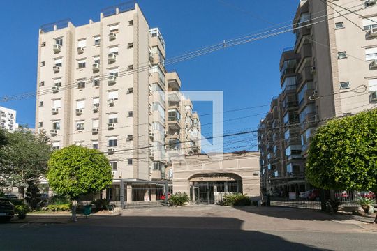 Fachada do Prédio de apartamento à venda com 3 quartos, 79m² em São Sebastião, Porto Alegre