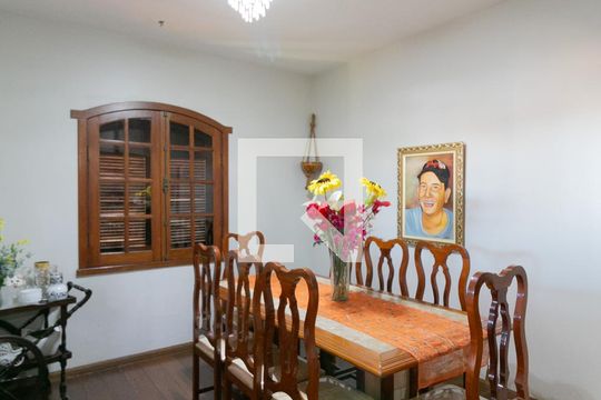 Sala de Jantar de casa à venda com 4 quartos, 420m² em Goiânia, Belo Horizonte