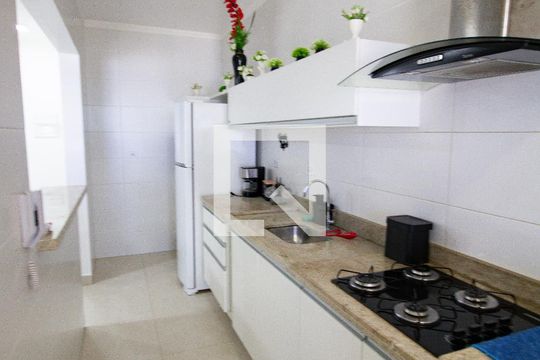 Cozinha de apartamento para alugar com 1 quarto, 55m² em Vila Caiçara, Praia Grande