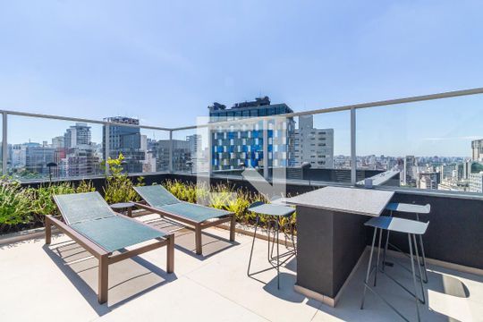 Área comum - Piscina de kitnet/studio para alugar com 1 quarto, 24m² em Pinheiros, São Paulo