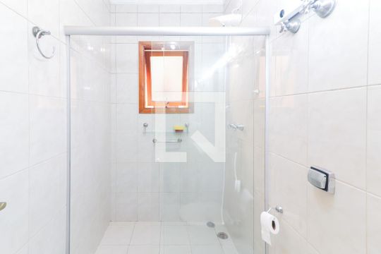 Banheiro de casa de condomínio à venda com 3 quartos, 200m² em Vila Gomes, São Paulo