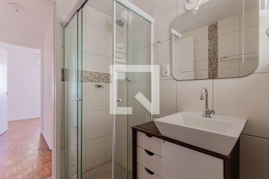 Banheiro de apartamento à venda com 2 quartos, 60m² em Aclimação, São Paulo