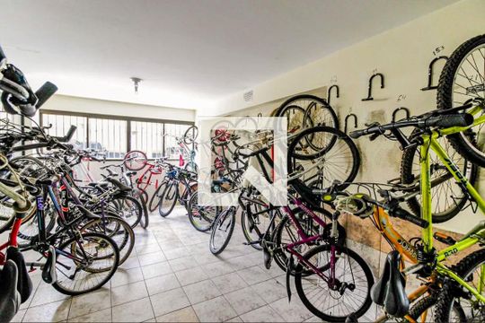 Bicicletário de apartamento para alugar com 3 quartos, 90m² em Santo Amaro, São Paulo