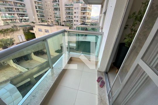 Varanda - Sala de apartamento à venda com 2 quartos, 85m² em Barra da Tijuca, Rio de Janeiro