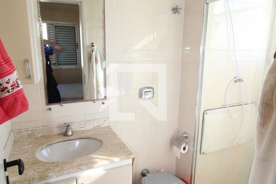 Banheiro Suíte de apartamento para alugar com 3 quartos, 64m² em Monte Castelo, São José dos Campos