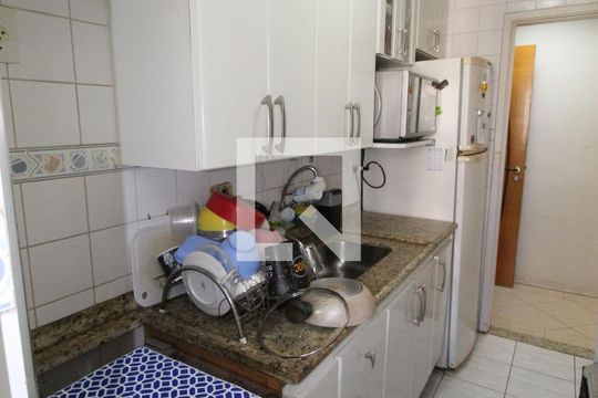 Cozinha de apartamento para alugar com 3 quartos, 64m² em Monte Castelo, São José dos Campos