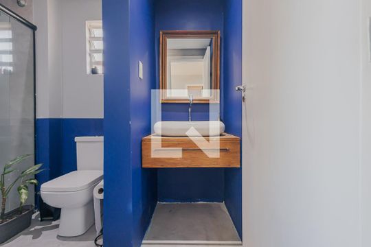Banheiro Social de apartamento para alugar com 1 quarto, 45m² em Pinheiros, São Paulo