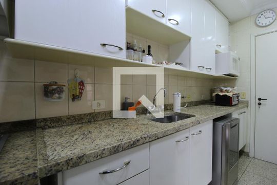 Cozinha de apartamento à venda com 3 quartos, 103m² em Moema, São Paulo