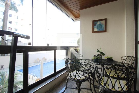 Varanda de apartamento à venda com 3 quartos, 103m² em Moema, São Paulo