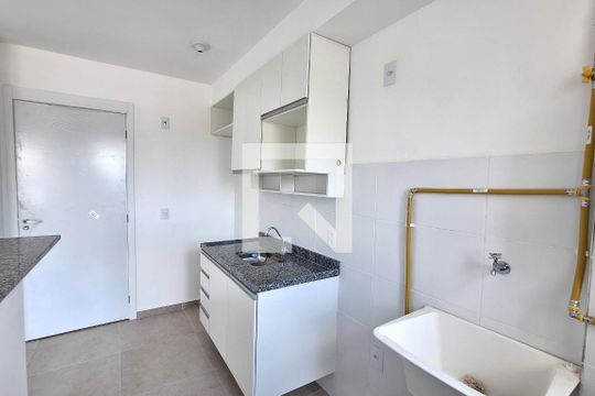 Cozinha de apartamento para alugar com 2 quartos, 45m² em Figueira, Duque de Caxias