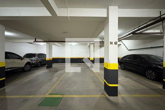 Garagem de apartamento para alugar com 2 quartos, 74m² em Jardim Bela Vista, Santo André