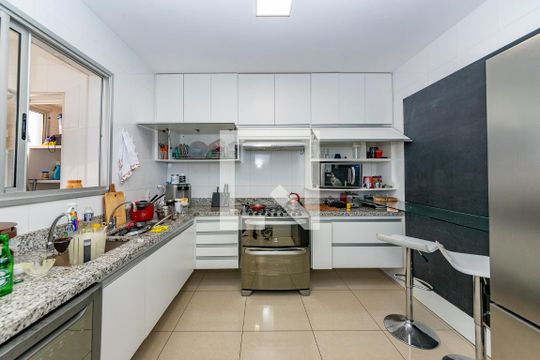 Cozinha de apartamento à venda com 3 quartos, 126m² em Vale do Sereno, Nova Lima