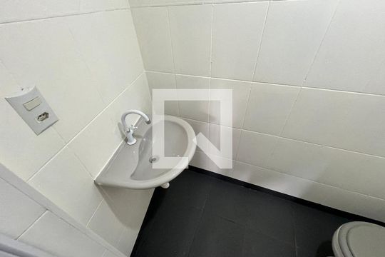 Banheiro da Garagem de casa à venda com 4 quartos, 250m² em Mandaqui, São Paulo