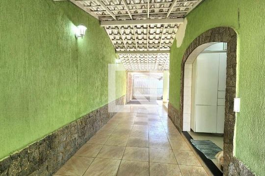 Casa à venda com 5 quartos, 260m² em Piratininga, Niterói