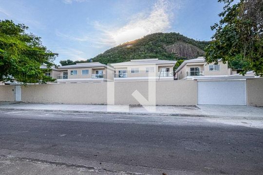 Casa à venda com 3 quartos, 97m² em Cafubá, Niterói