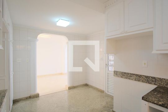 Cozinha de casa de condomínio à venda com 5 quartos, 290m² em Vila Carrão, São Paulo