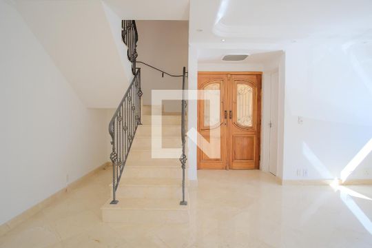 Sala de casa de condomínio para alugar com 5 quartos, 290m² em Vila Carrão, São Paulo