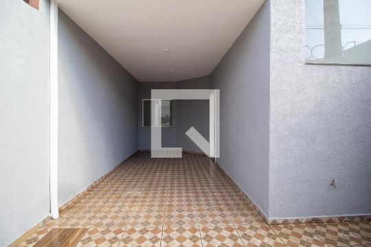 Garagem de casa para alugar com 2 quartos, 67m² em Santa Marta, Sorocaba