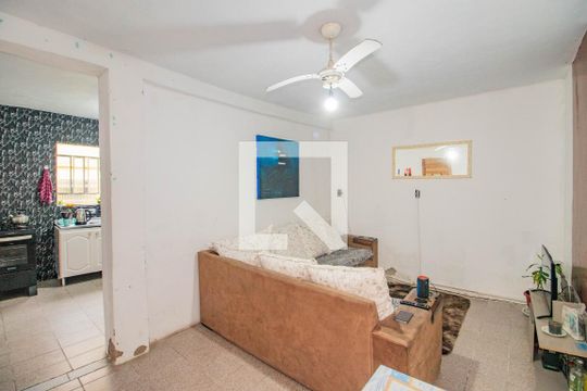 Sala de casa à venda com 2 quartos, 90m² em Jardim Carvalho, Porto Alegre