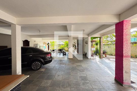 Casa à venda com 5 quartos, 1200m² em Jardim Riacho das Pedras, Contagem