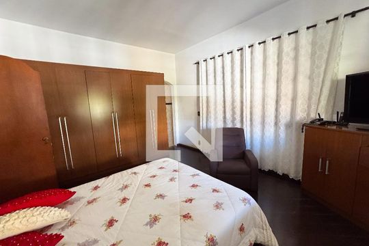 Casa à venda com 5 quartos, 1200m² em Jardim Riacho das Pedras, Contagem