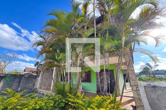 Casa à venda com 5 quartos, 1200m² em Jardim Riacho das Pedras, Contagem