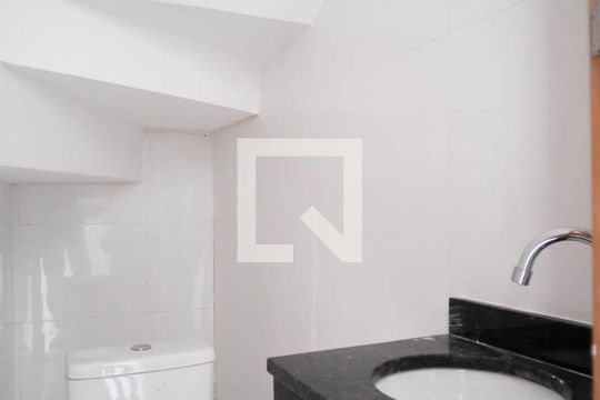 Lavabo de casa à venda com 2 quartos, 72m² em Vila Nhocuné, São Paulo