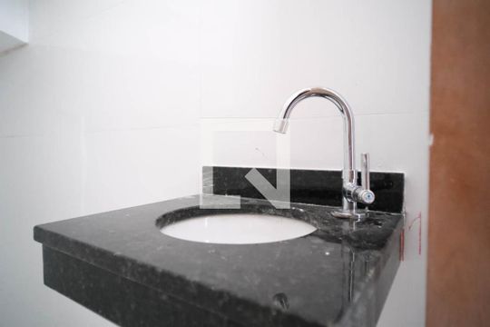 Lavabo de casa à venda com 2 quartos, 72m² em Vila Nhocuné, São Paulo