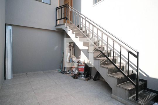 Garagem de casa à venda com 2 quartos, 72m² em Vila Nhocuné, São Paulo